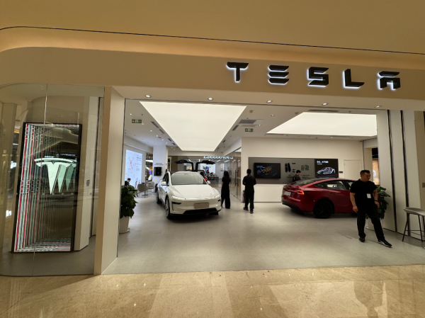 启盈优配 长测试驾特斯拉Model Y焕新版，续航719km，智驾出色动力迅猛