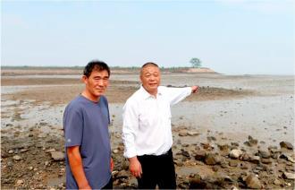 股壹佰 紧急救援！与潮水“赛跑”