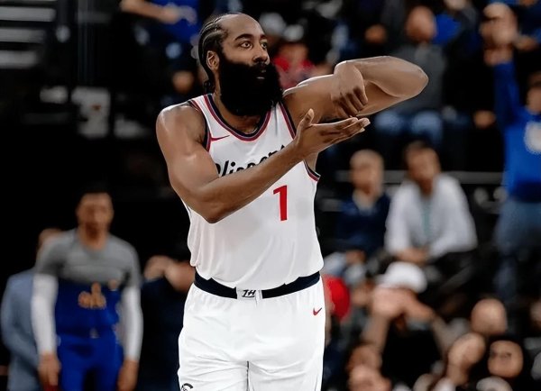 高亿管理 快船114-107开拓者 球员评价：4人满分，5人及格，博格丹崩盘